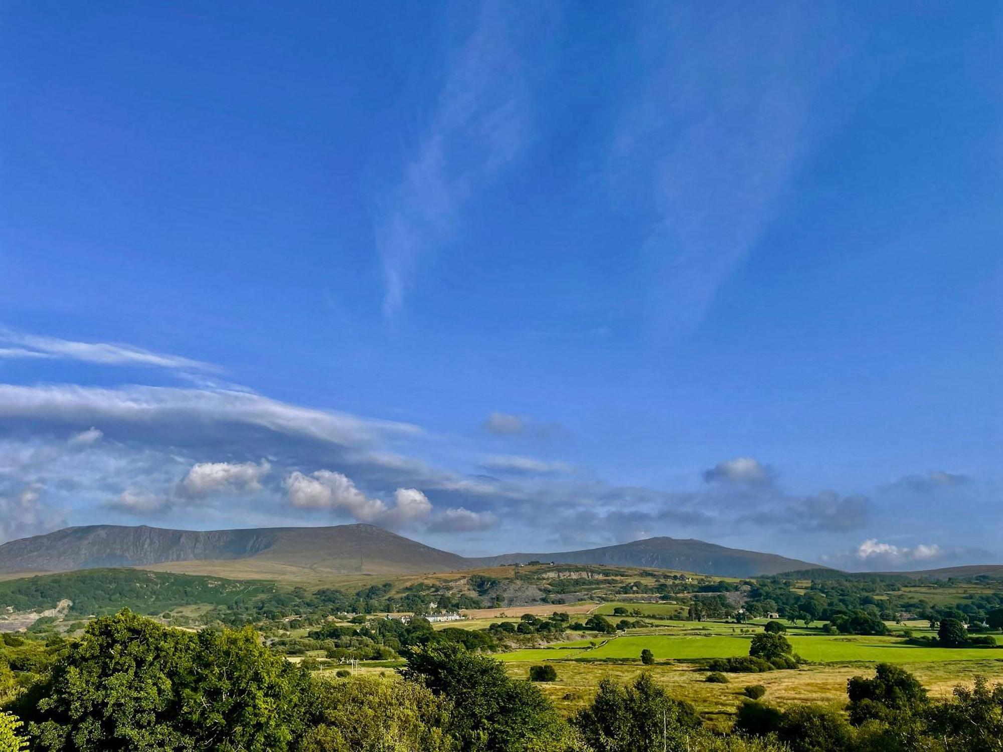 Hyfrydle Cottage Pen-y-groes エクステリア 写真